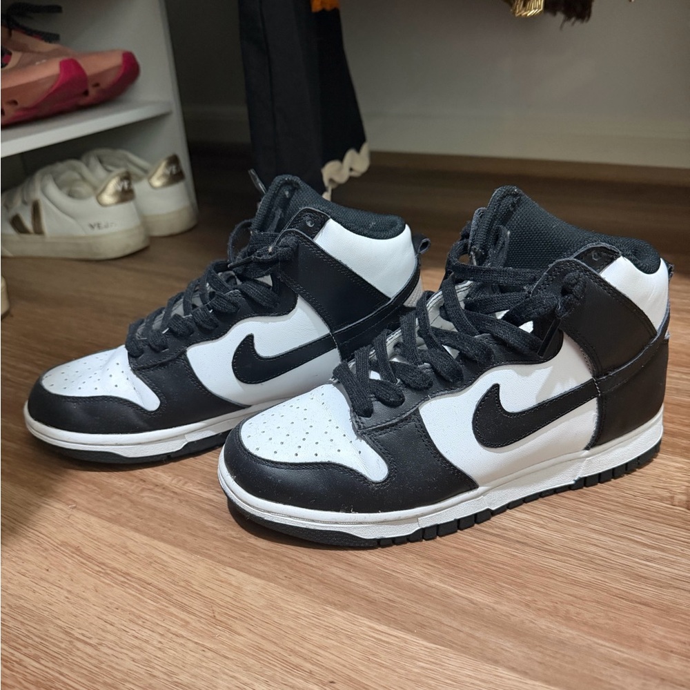 Women’s high top nike panda dunks